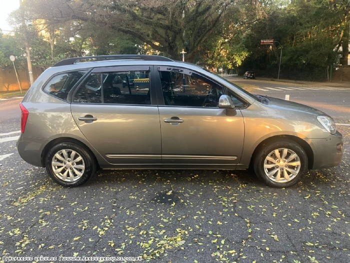 Kia CARENS EX 2010/2011